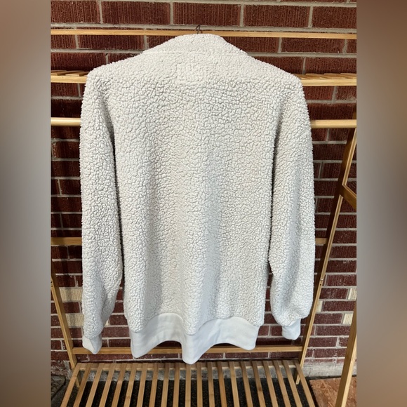 American Eagle Off-White Sherpa - Picture 6 of 7